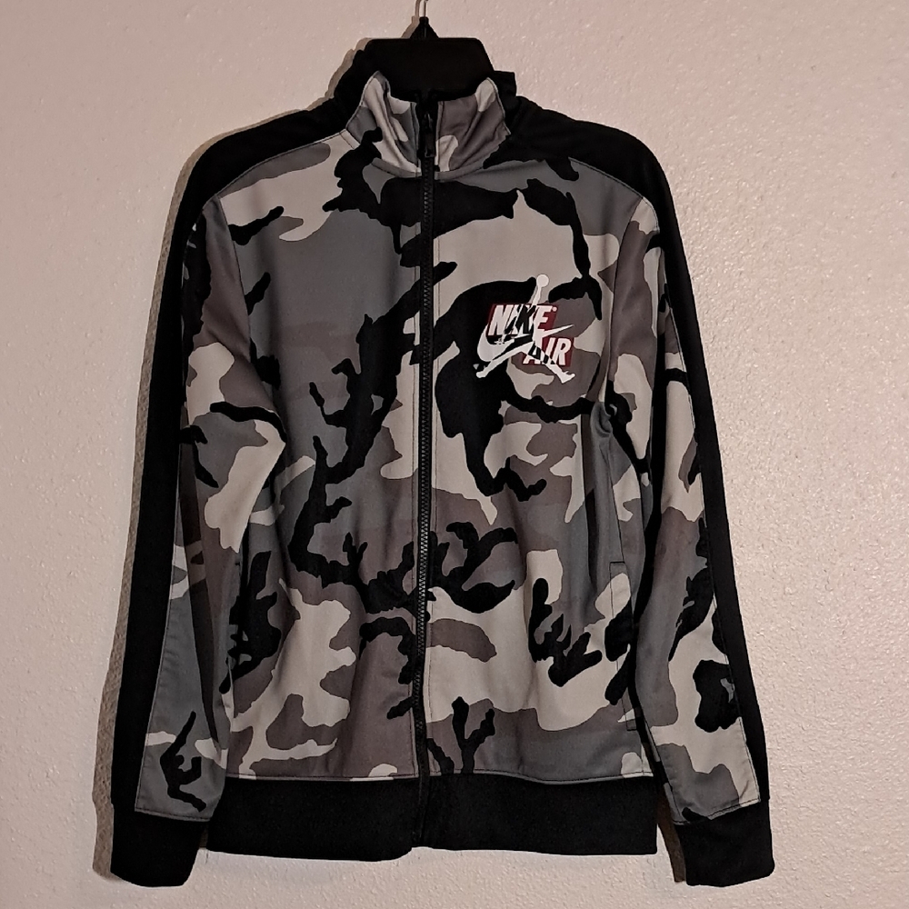 Nike Air JordanBlack and Gray Camouflage Jacket